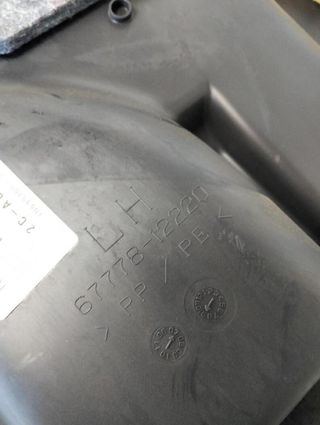 Toyota 6777812220 guarnecido puerta corolla 252768