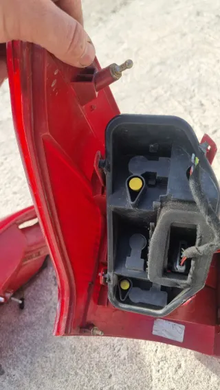 Pilotos Traseros Peugeot 407 SW 2005