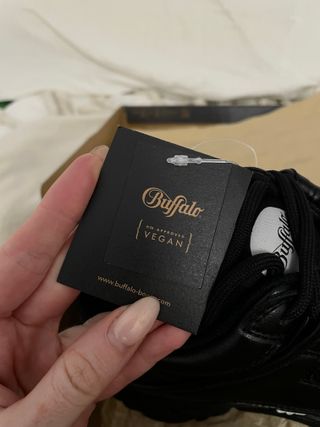 Tenis Buffalo CLD CORIN Talla 35 Negros