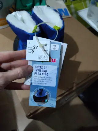 Botas de nieve para niños nuevas talla 27