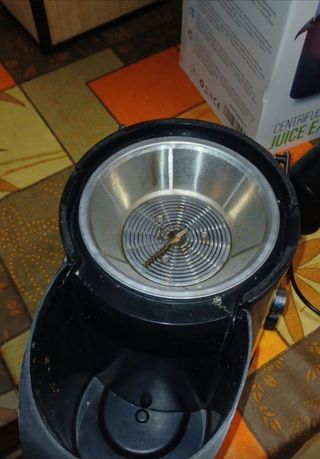 Centrifuga Estratti Succhi Frullati e libro