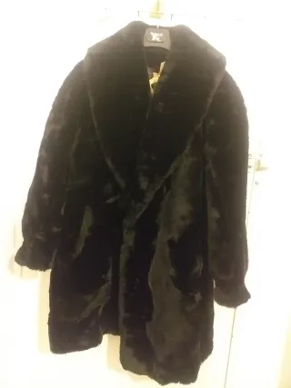 Abrigo negro talla M