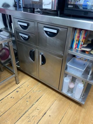 Mueble de acero inoxidable para cafetera