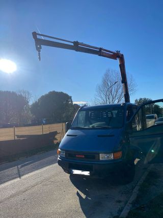 Camion grúa Iveco