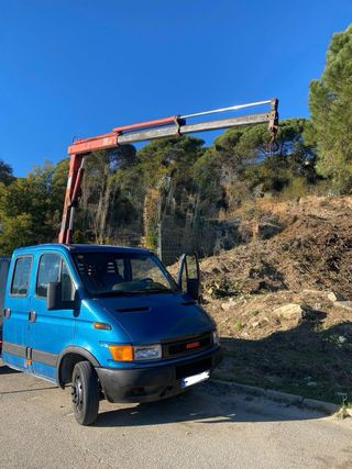 Camion grúa Iveco