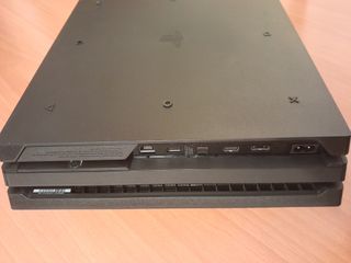 PS4 Pro 1TB v10.01