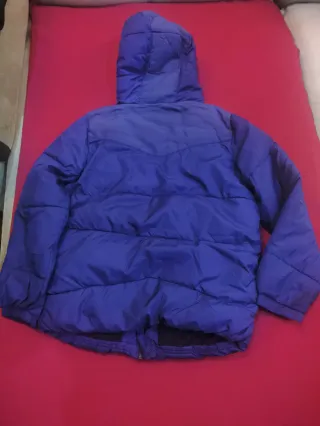 Cazadora de Zara azul con capucha. Talla 9-10 años