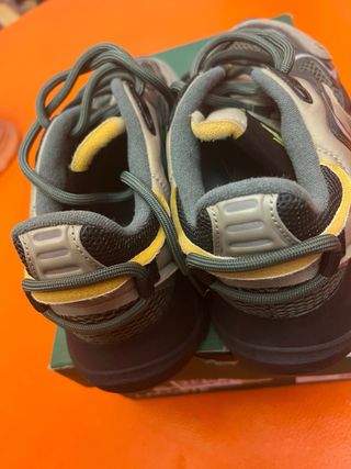 Zapatillas Lacoste Beige y Verde mi vienes grande