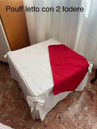 Pouff letto con 2 fodere una rossa e una bianca