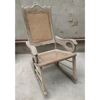Mecedora rústica madera y rejilla