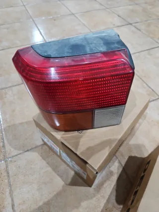 Piloto trasero izquierdo VW T4