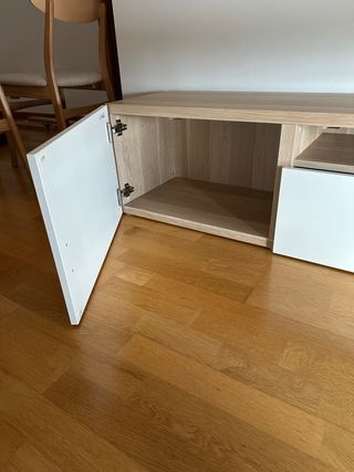 Mueble TV color blanco y madera