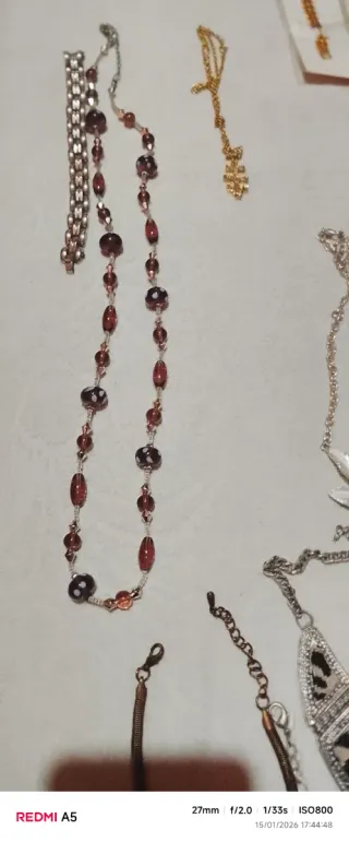 Colgantes Beige y Plateados