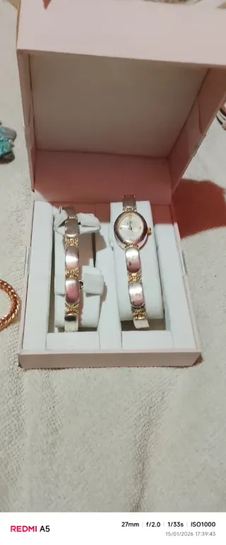 Colgantes Beige y Plateados