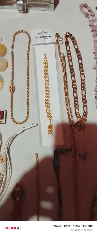 Colgantes Beige y Plateados