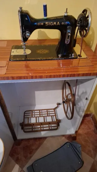 Máquina de coser antigua SIGMA