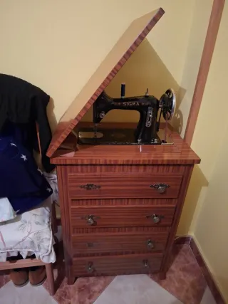 Máquina de coser antigua SIGMA