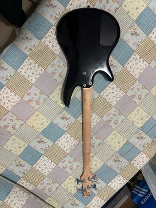 Bajo eléctrico 4 cuerdas