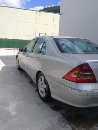 Mercedes-Benz 220 2001