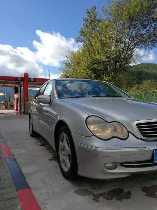 Mercedes-Benz 220 2001