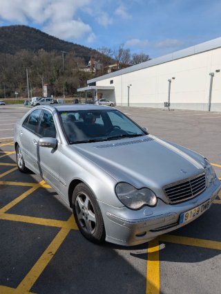 Mercedes-Benz 220 2001