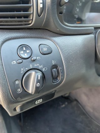 Mercedes-Benz 220 2001