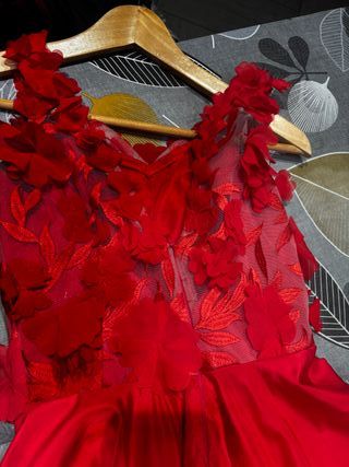 Vestito rosso con bolero e fiori 3d sartoria itali