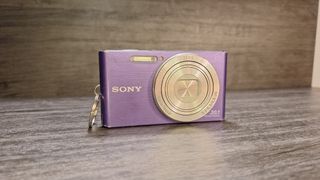 Cámara Sony Cyber-shot DSC-W830 Morado