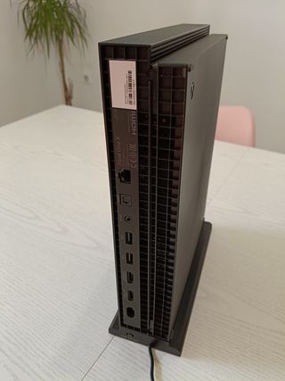 Xbox One X 1TB + 2 mandos