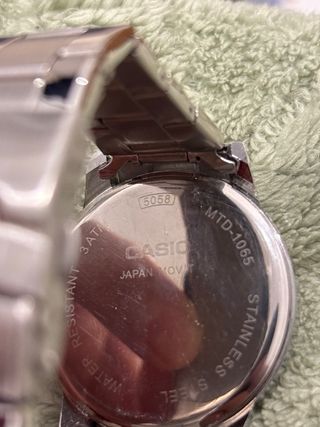 Reloj Casio Esfera Azul y Correa Plateada