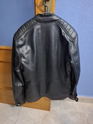 Chaqueta Piel Sintética Negra
