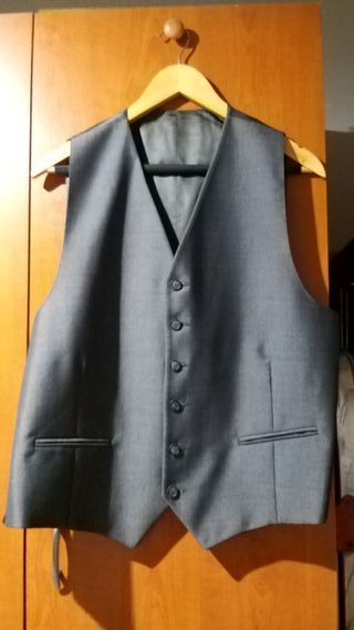 3 TRAJES CABALLERO (COMO NUEVOS)