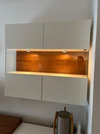 Vitrina de salón con luz interior