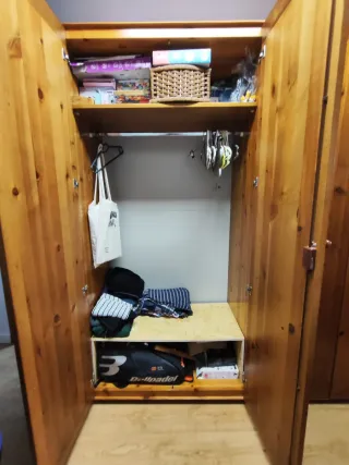 Armario madera maciza