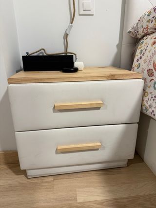 Cabecero , mesitas y canapé