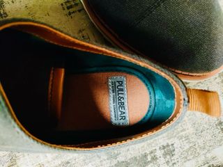 Zapatos de cordones grises