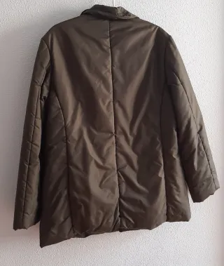 Cazadora verde oscura