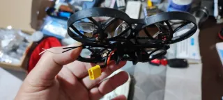 Drone Uruav 85 + Radiocomando Betafpv