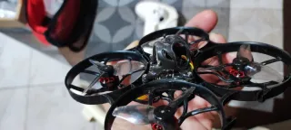 Drone Uruav 85 + Radiocomando Betafpv