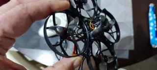 Drone Uruav 85 + Radiocomando Betafpv
