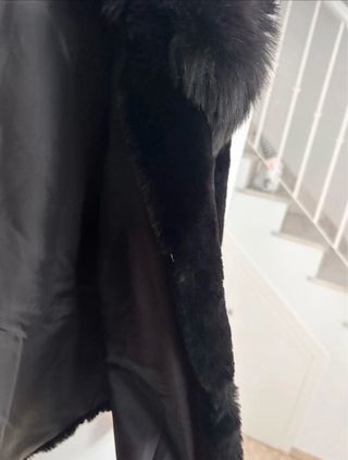 Chaqueta de pelo negra