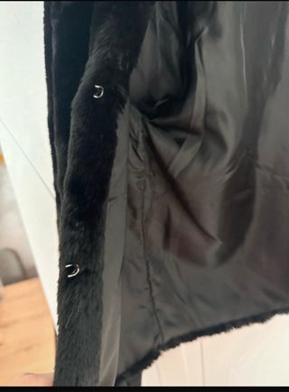 Chaqueta de pelo negra