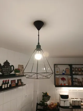 Lámpara colgante rústica de metal negro