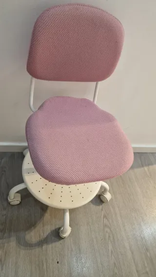 Silla de escritorio rosa y blanca