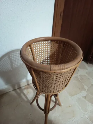 Macetero de mimbre café