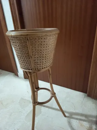 Macetero de mimbre café