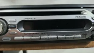 Radio CD Sony CDX-GT200S