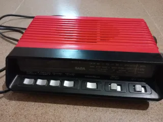 Radio despertador electrónico vintage Saba