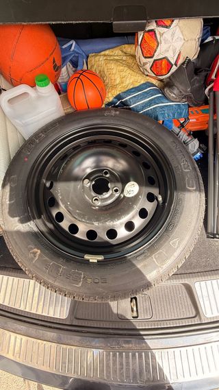 Rueda de repuesto coche