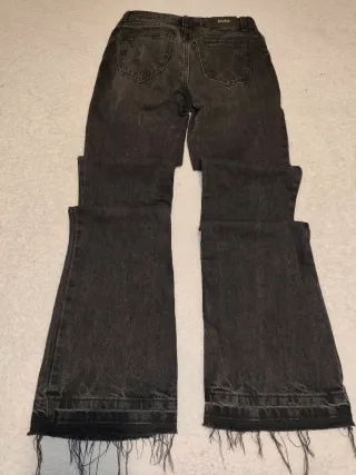 Pantalón Vaquero Flare Bershka Negro Roto